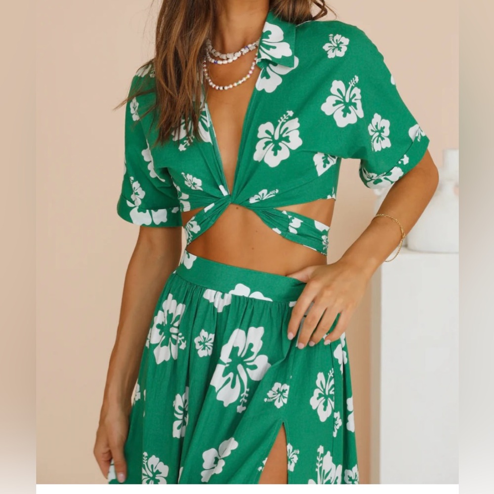 Runaway The Label-Kamea Top & Floaty Maxi Skirt. - Picture 4 of 5